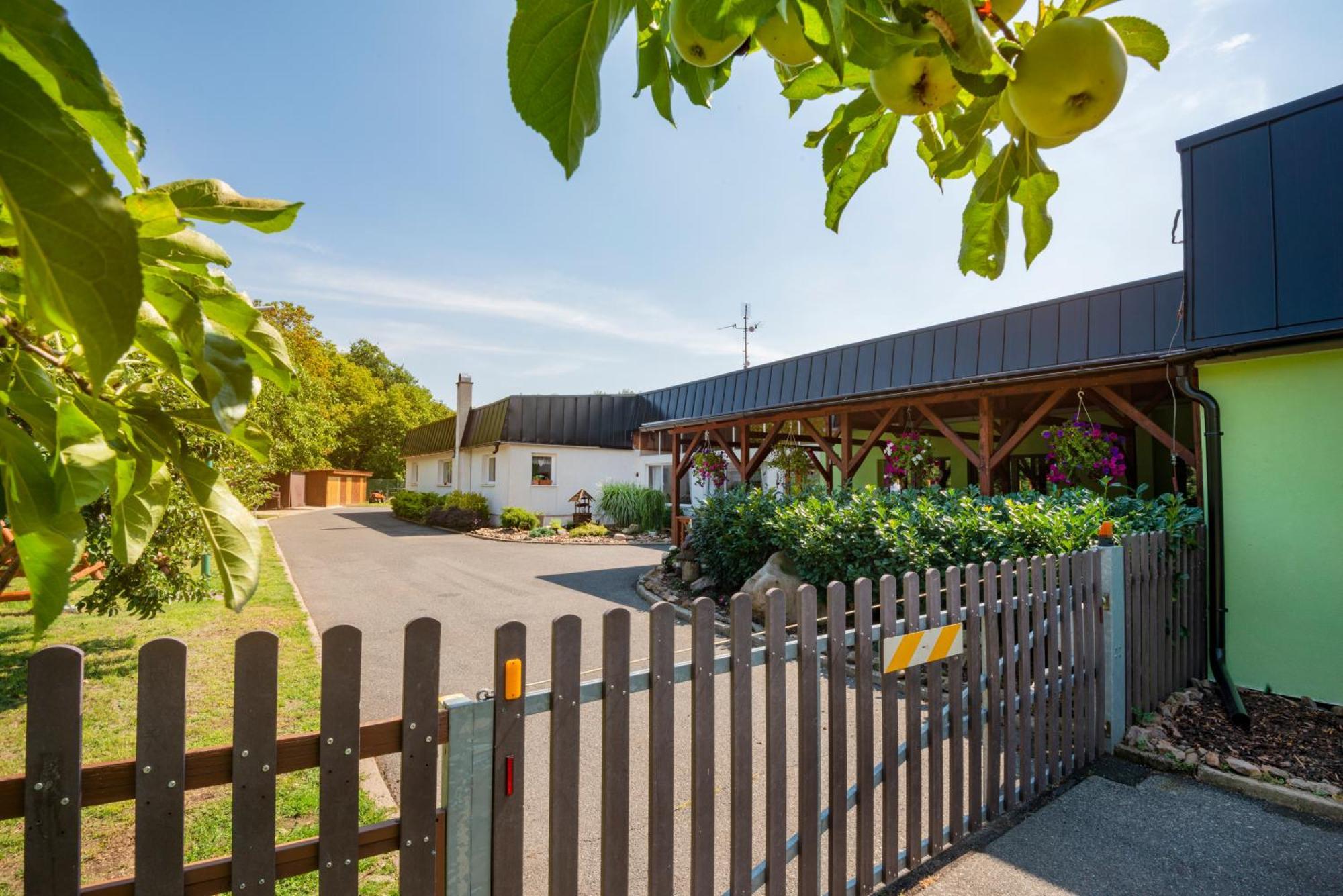 Pension U Jezu Клаштерец-над-Огржи Экстерьер фото